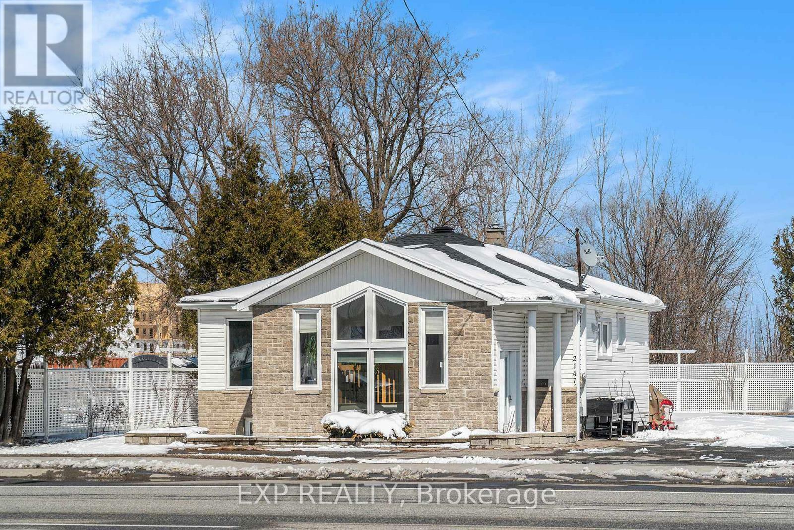 Property Photo: 2147 Mer Bleue Road ON K4A 3T9