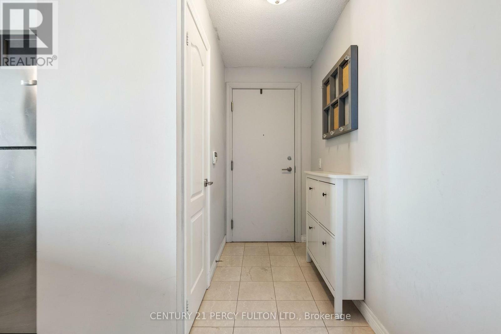 Property Photo: 70 Town Centre Court 2901 ON M1P 0B2