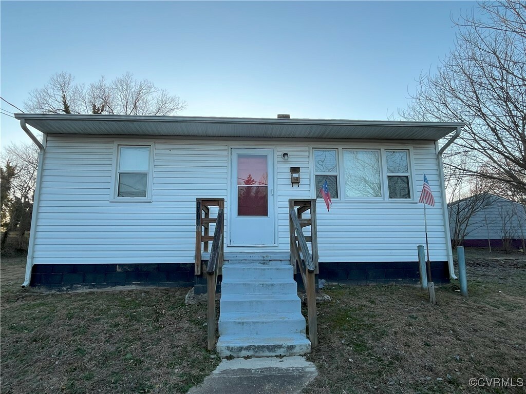Property Photo: 1014 Jefferson Lane VA 23803