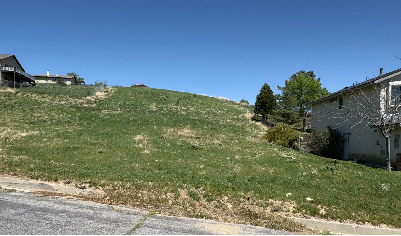 Property Photo: Vic Of Hardtree And Beaverbroo CA 93532