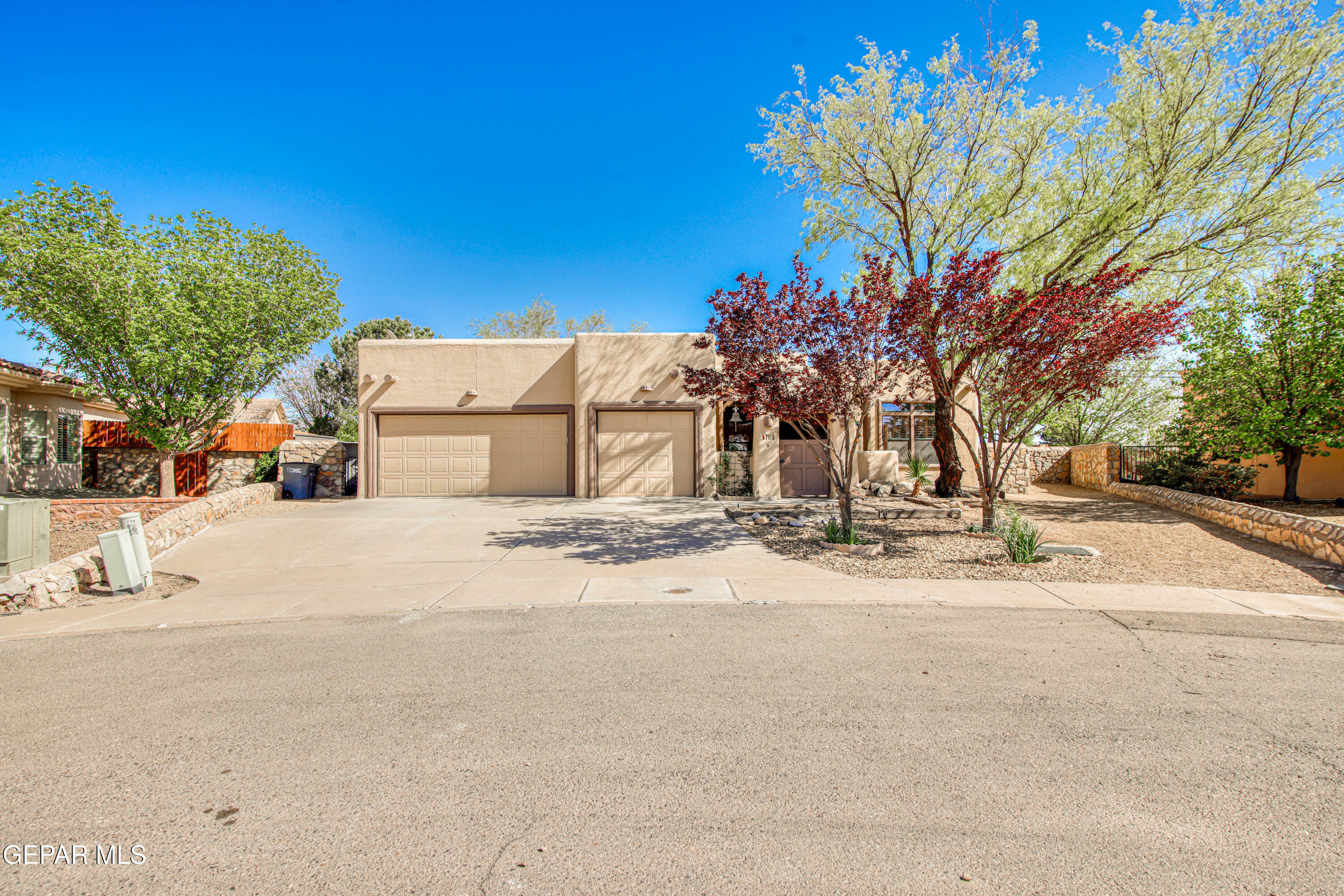 Property Photo: 708 Maxey Marie Avenue TX 79932