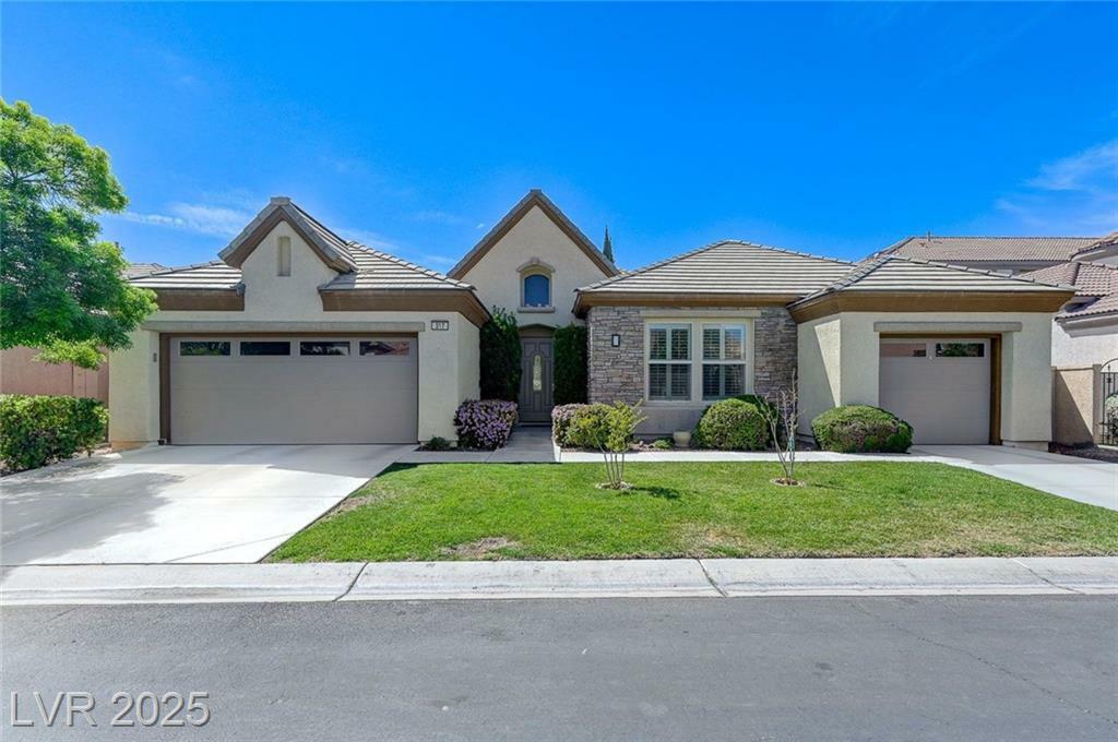 Property Photo: 317 Onyx Crest Street NV 89145