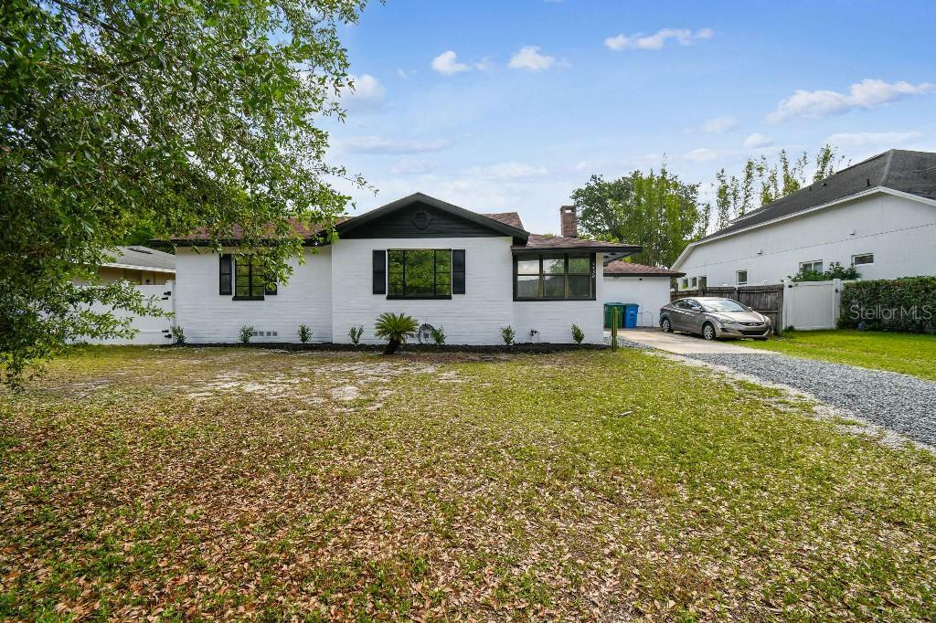 Property Photo: 1550 Ridgewood Avenue FL 32751