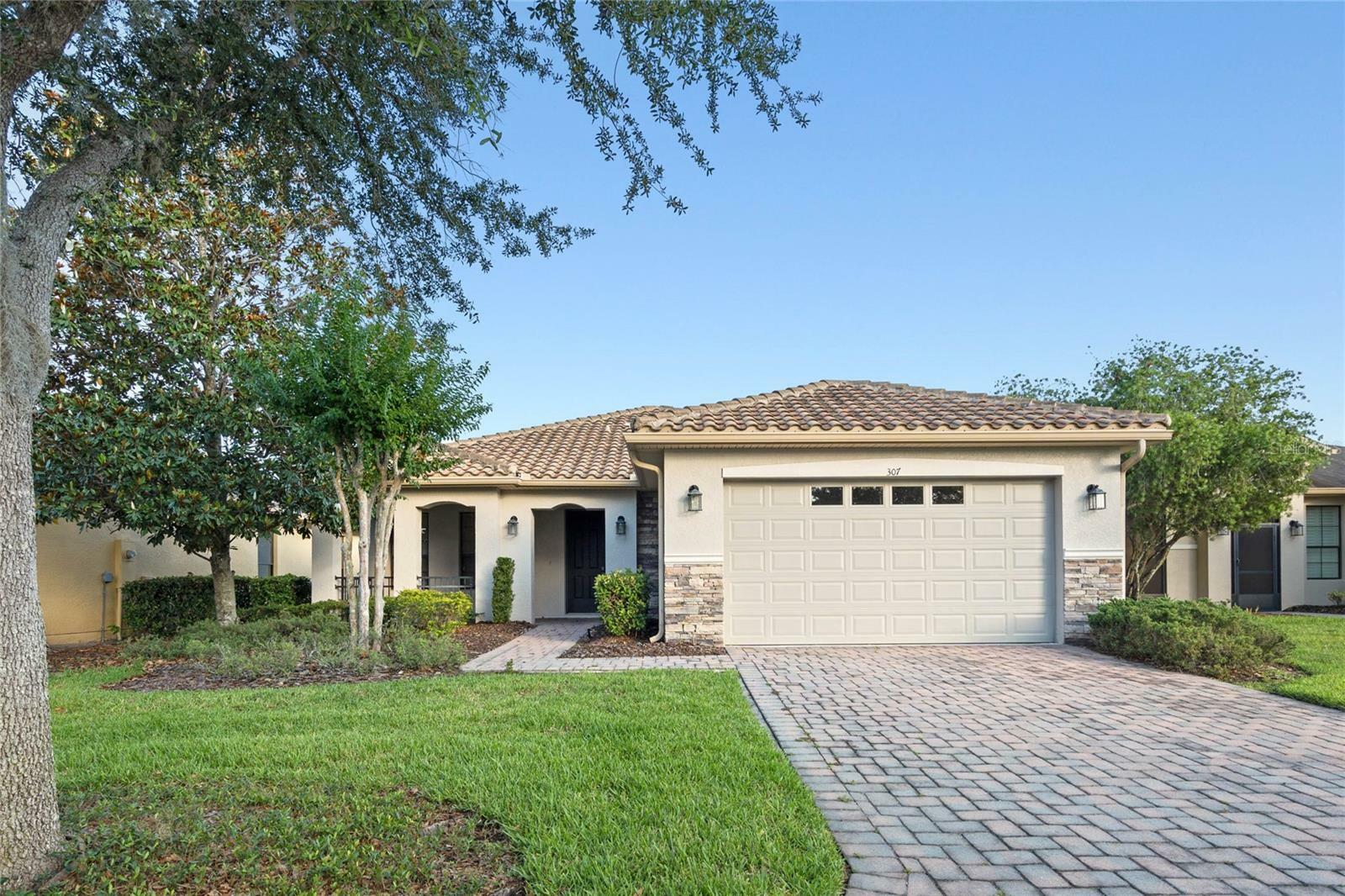 Property Photo: 307 Monterey St FL 34759