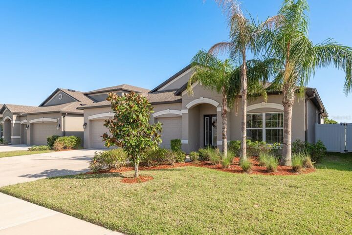 Property Photo: 11407 Acacia Grove Lane FL 33579