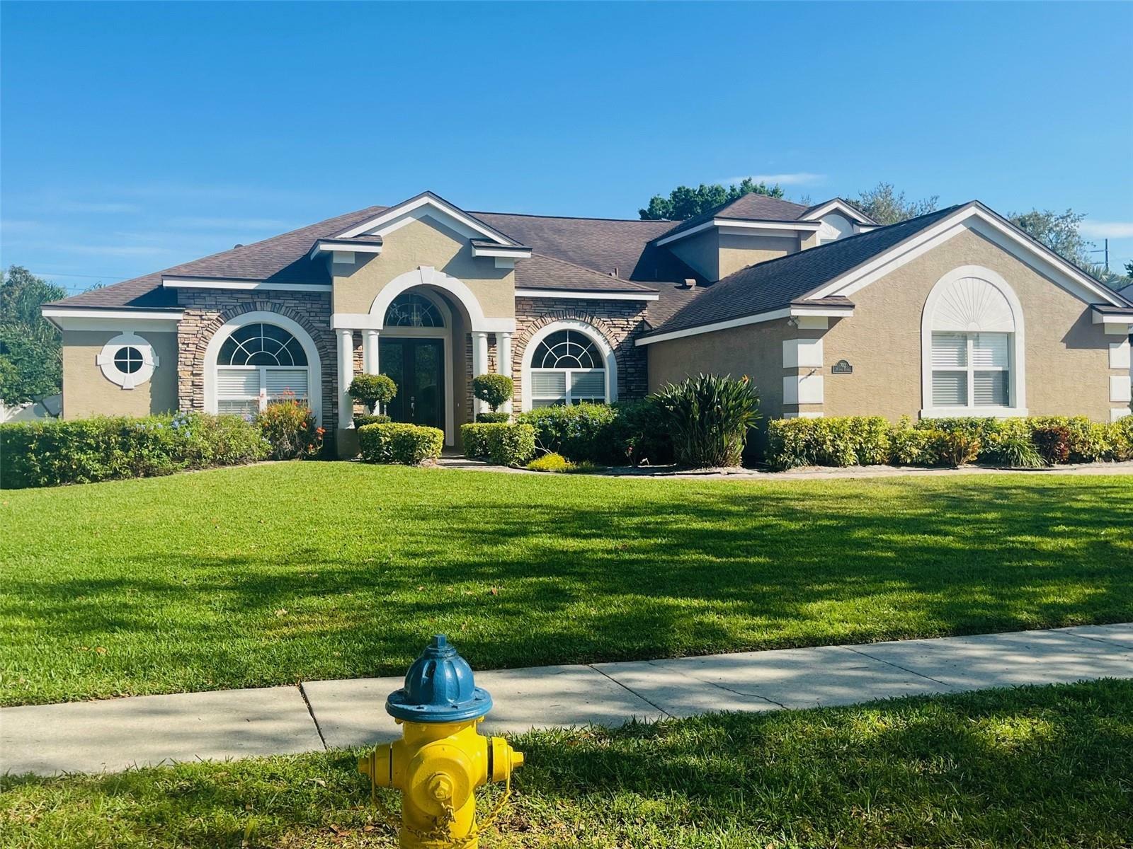 Property Photo: 702 Palenci Court FL 32708