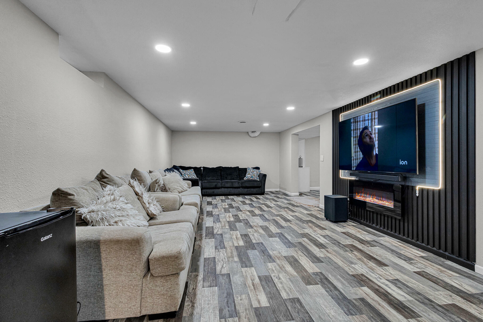 Property Photo: 1626 Greenfield Ave WI 53081