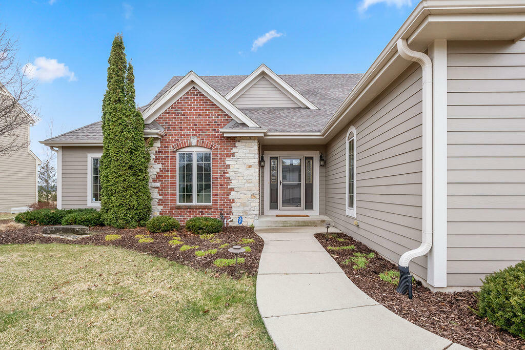 Property Photo: 1835 River Lakes Rd WI 53066