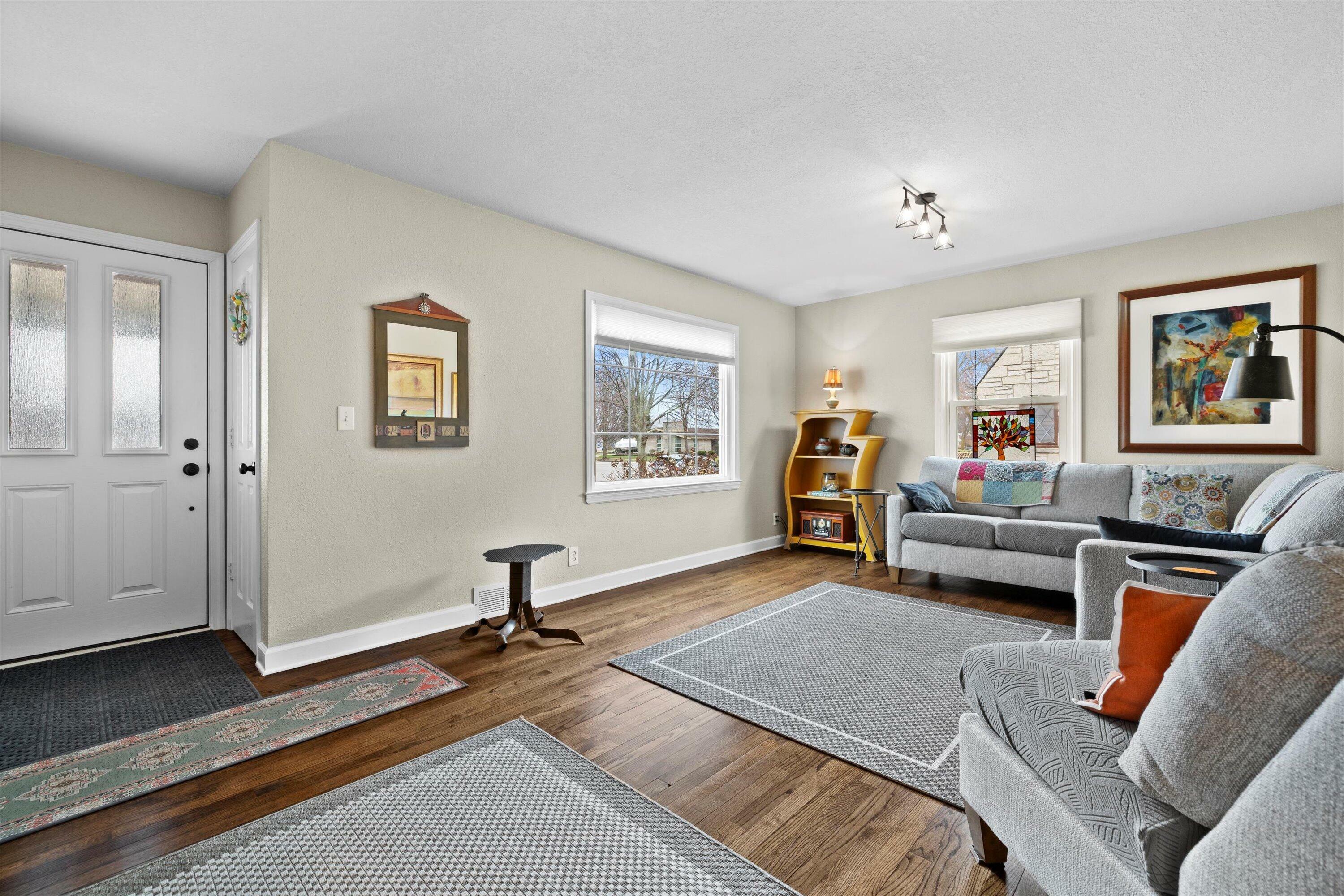 Property Photo: 2222 Lincoln Rd WI 53143
