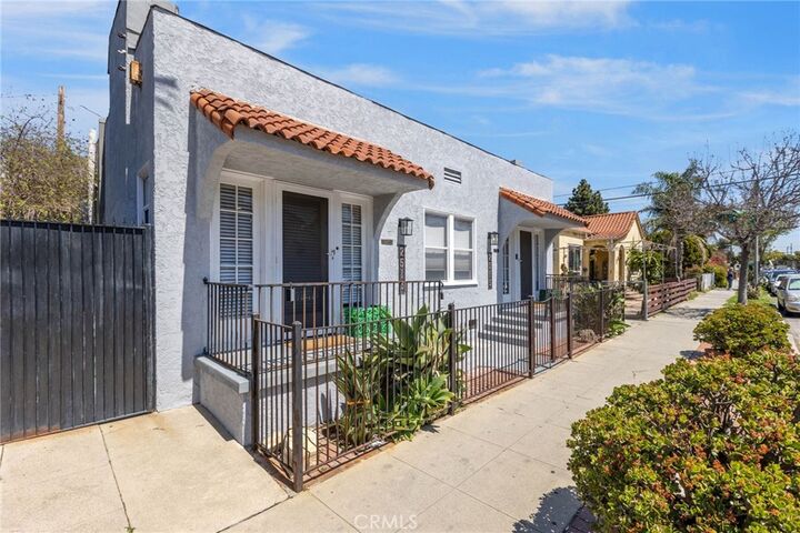 Property Photo: 2513 E 11th Street CA 90804