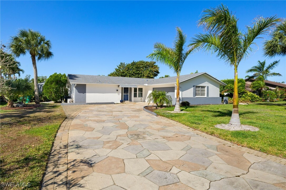 Property Photo: 248 Bay Meadows Drive FL 34113