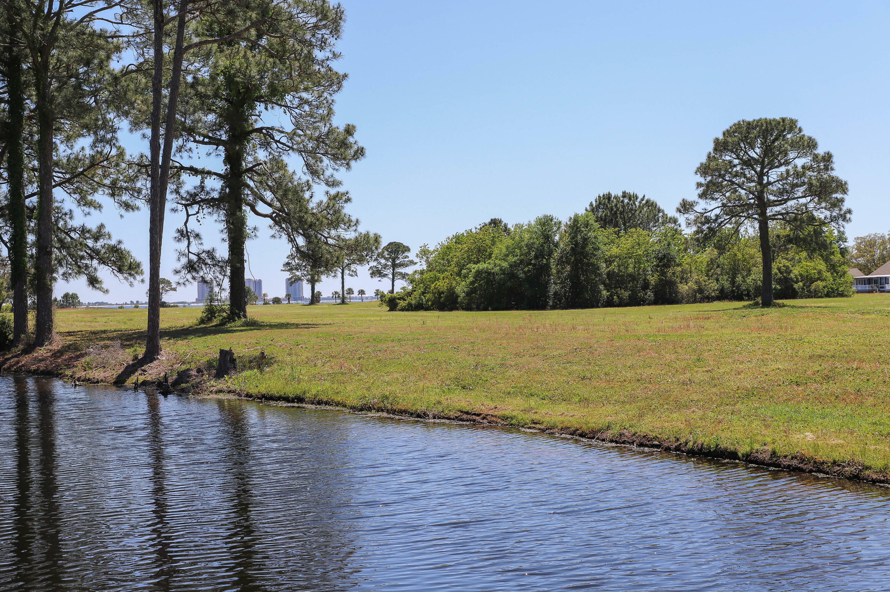Property Photo: 1200 Willowood Lane FL 32563