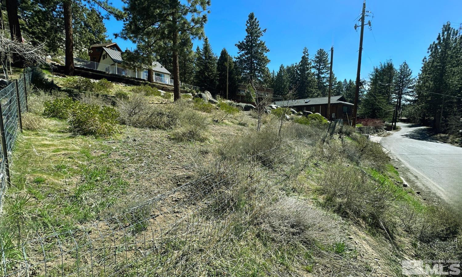 Property Photo: 621 Lakeview Drive NV 89448