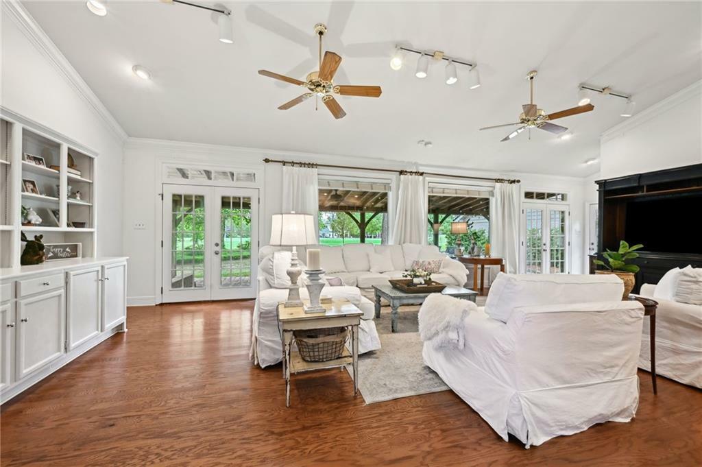 Property Photo: 218 Evangeline Drive LA 70471