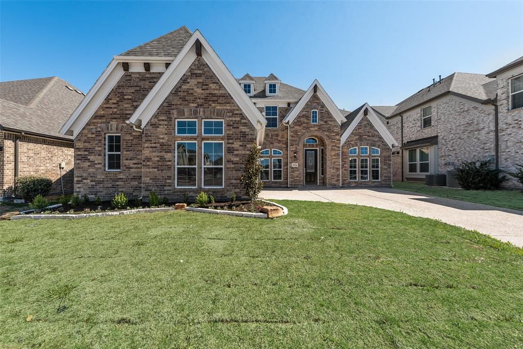 Property Photo: 6926 Prairieside Trail TX 76084