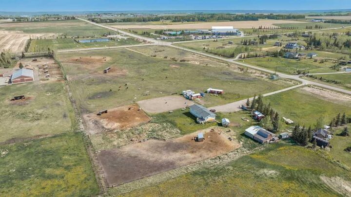 Photo de la propriété: 243201 Range Road 33 AB T3Z 2E6