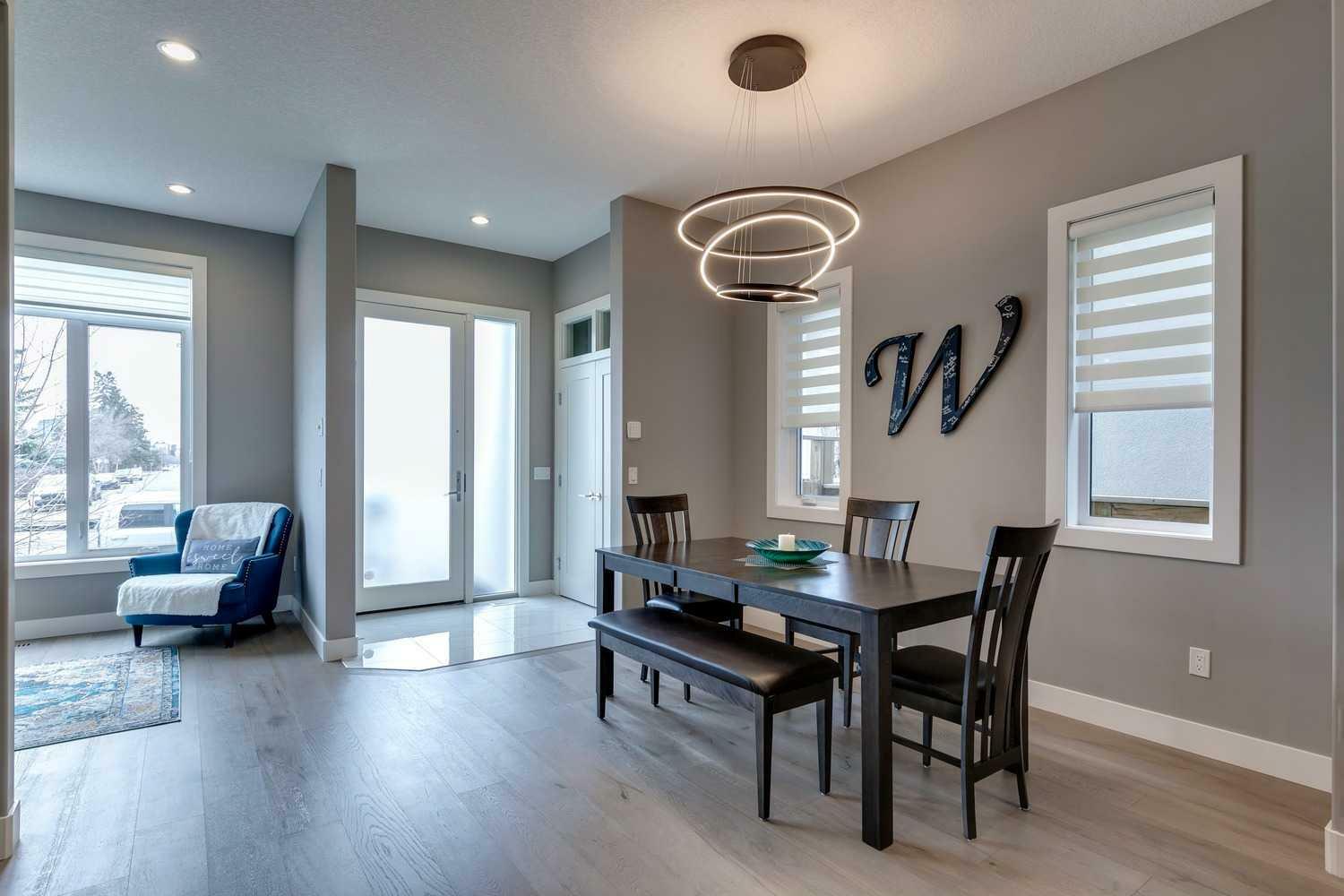 Photo de la propriété: 644 24 Avenue NW AB T2M 1X5
