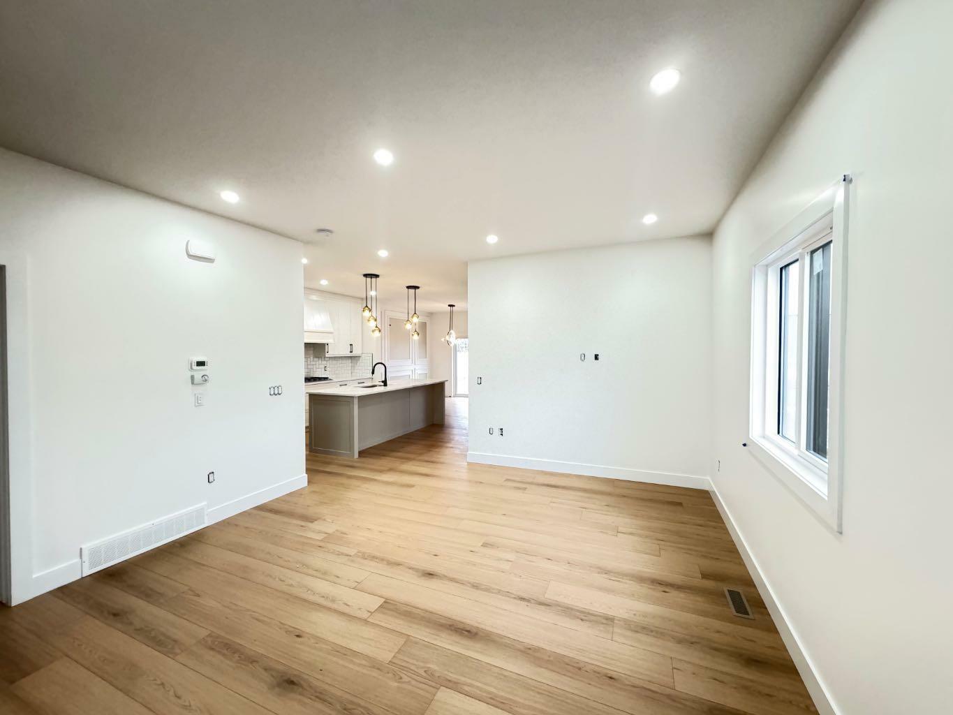 Property Photo:  709 Mandalay Avenue  AB T0M 0N0 