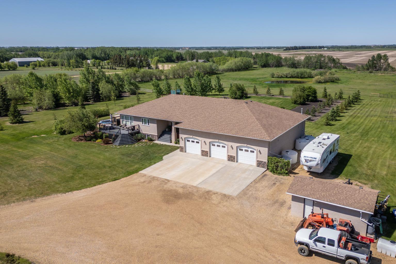 Property Photo: 47220 Rr200 AB T4V 2N1