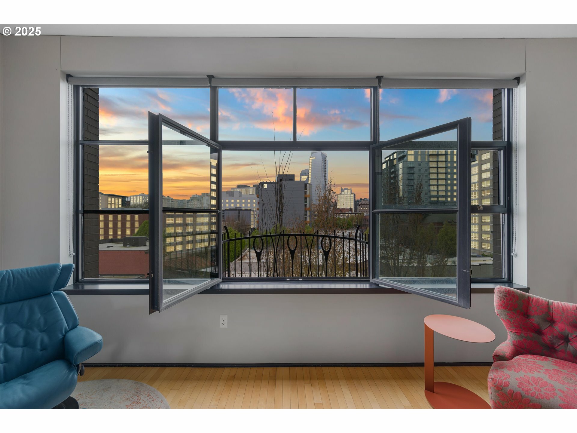 Property Photo: 333 NW 9th Ave 606 OR 97209