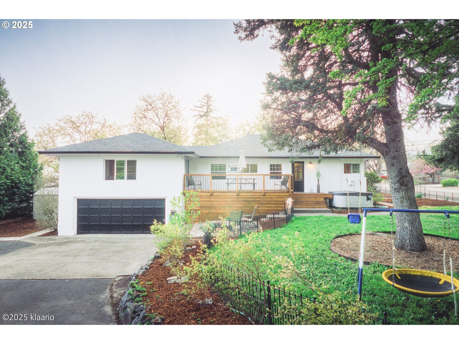 Property Photo: 8510 SW Cedarcrest St OR 97223