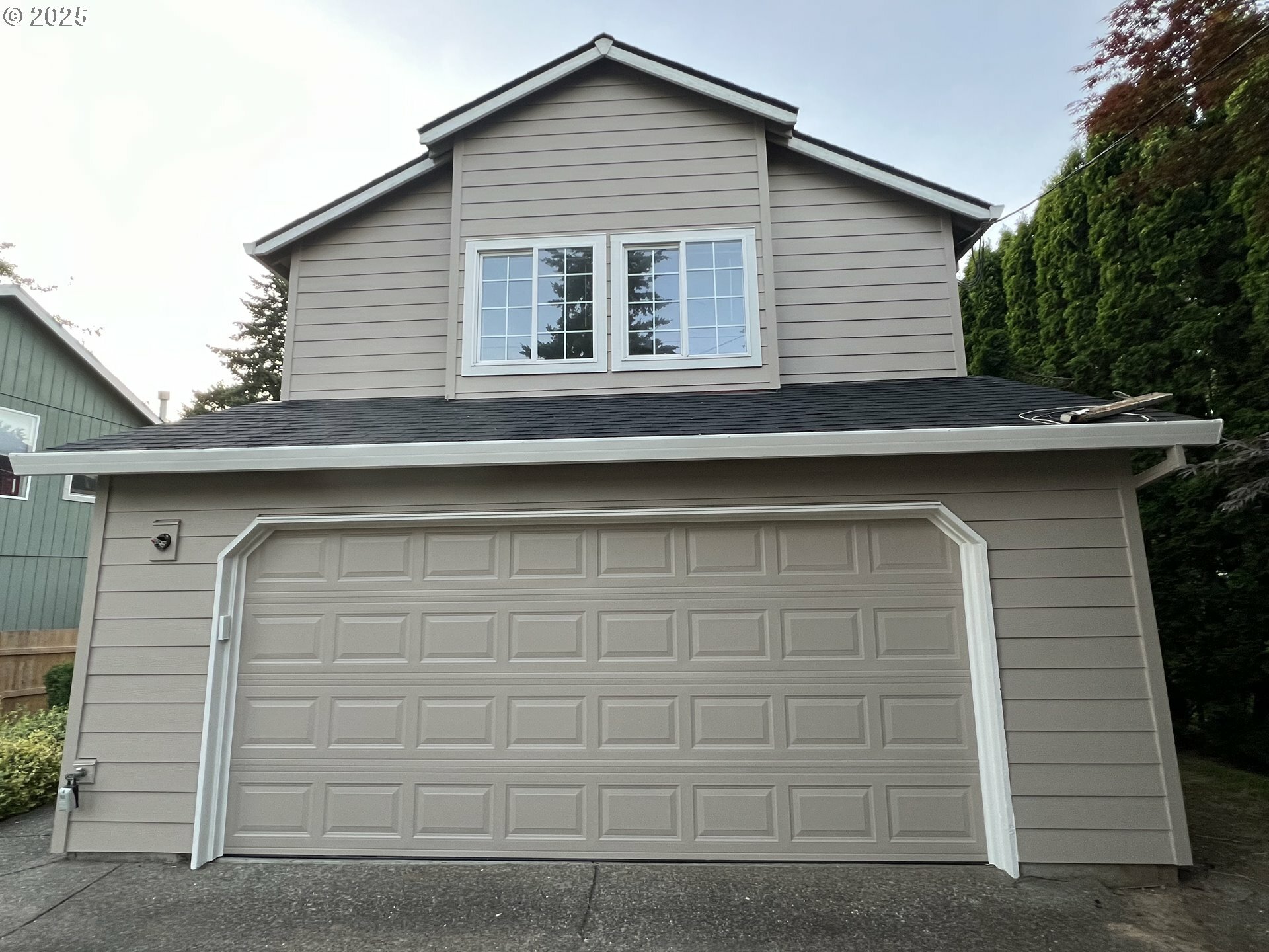 Property Photo: 4135 SW Brugger St OR 97219