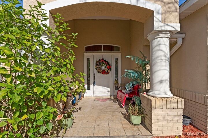 Property Photo: 11 N Shadow Wood Drive FL 34450