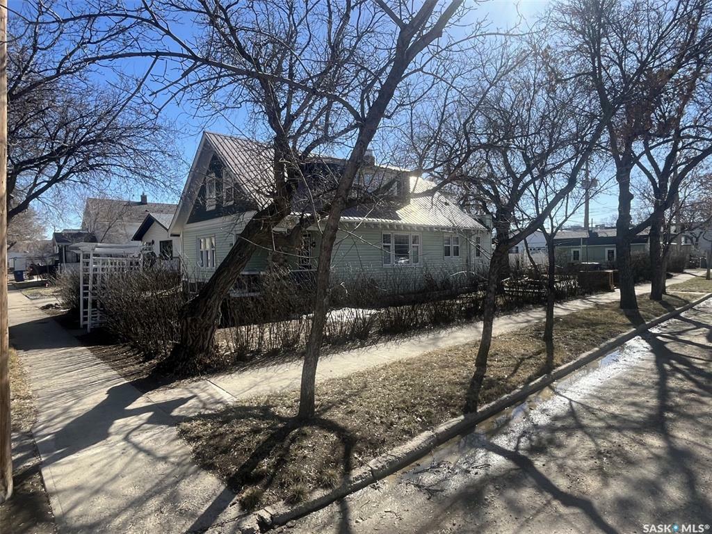 Property Photo: 124 3rd Avenue W SK S0L 2V0
