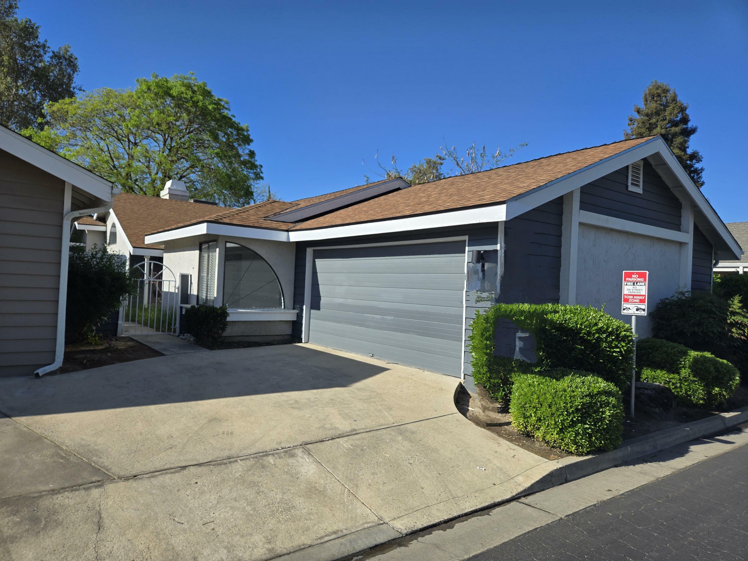 1341 E Vassar Drive  Visalia CA 93291 photo