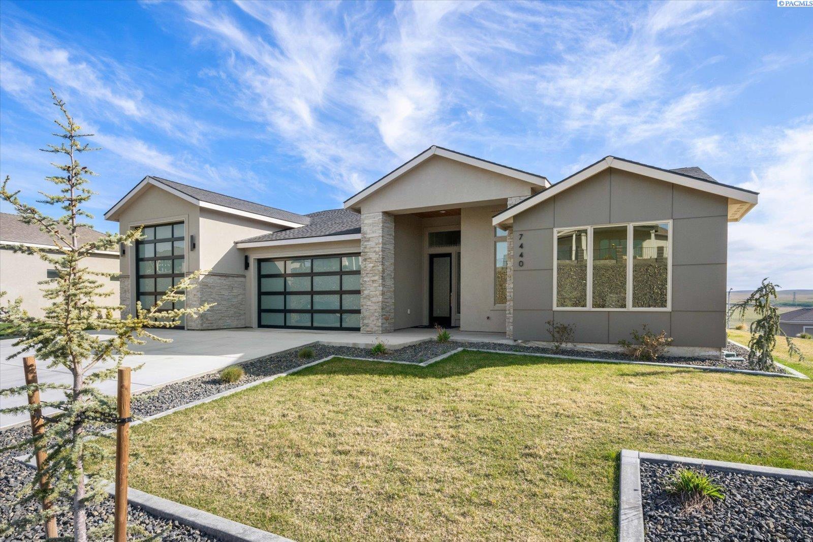 7440 W 22nd Place  Kennewick WA 99337 photo