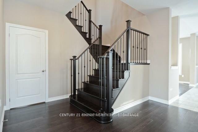 Photo de la propriété: 198 Crombie Street ON L1C 0T4