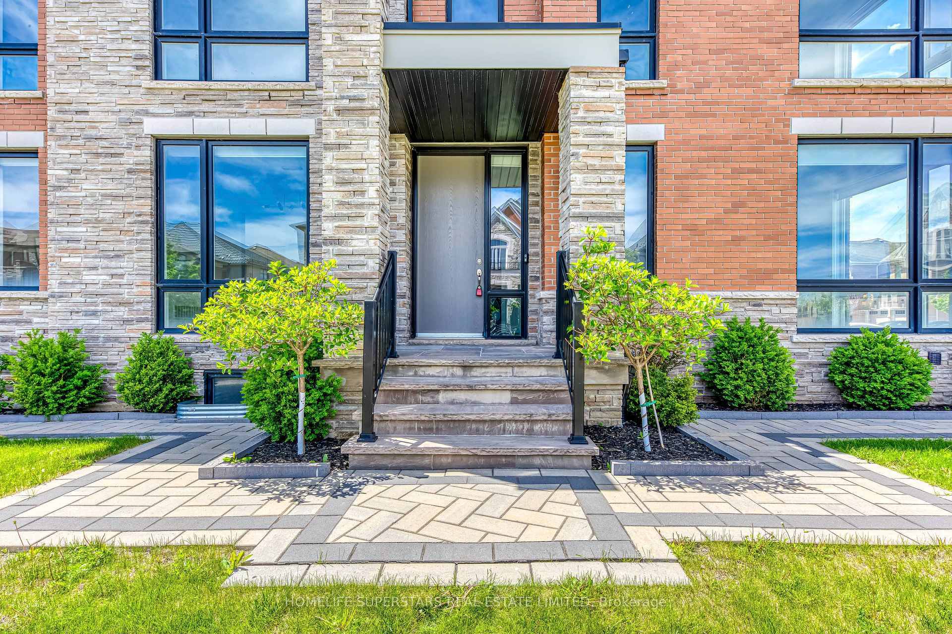 Property Photo: 15 Dalecrest Road ON L6X 5N3