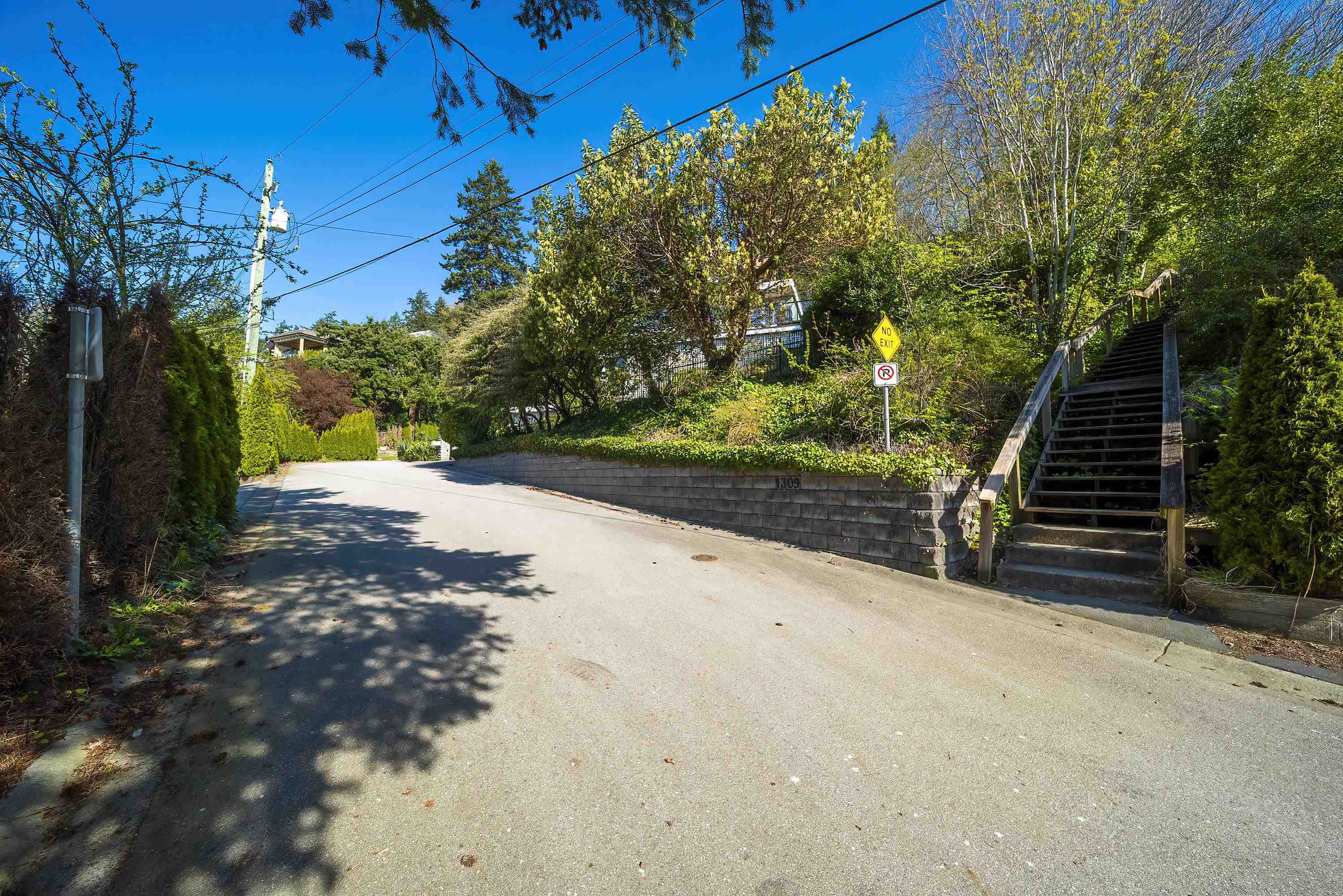 Property Photo: 1309 Anderson Street BC V4B 3P4