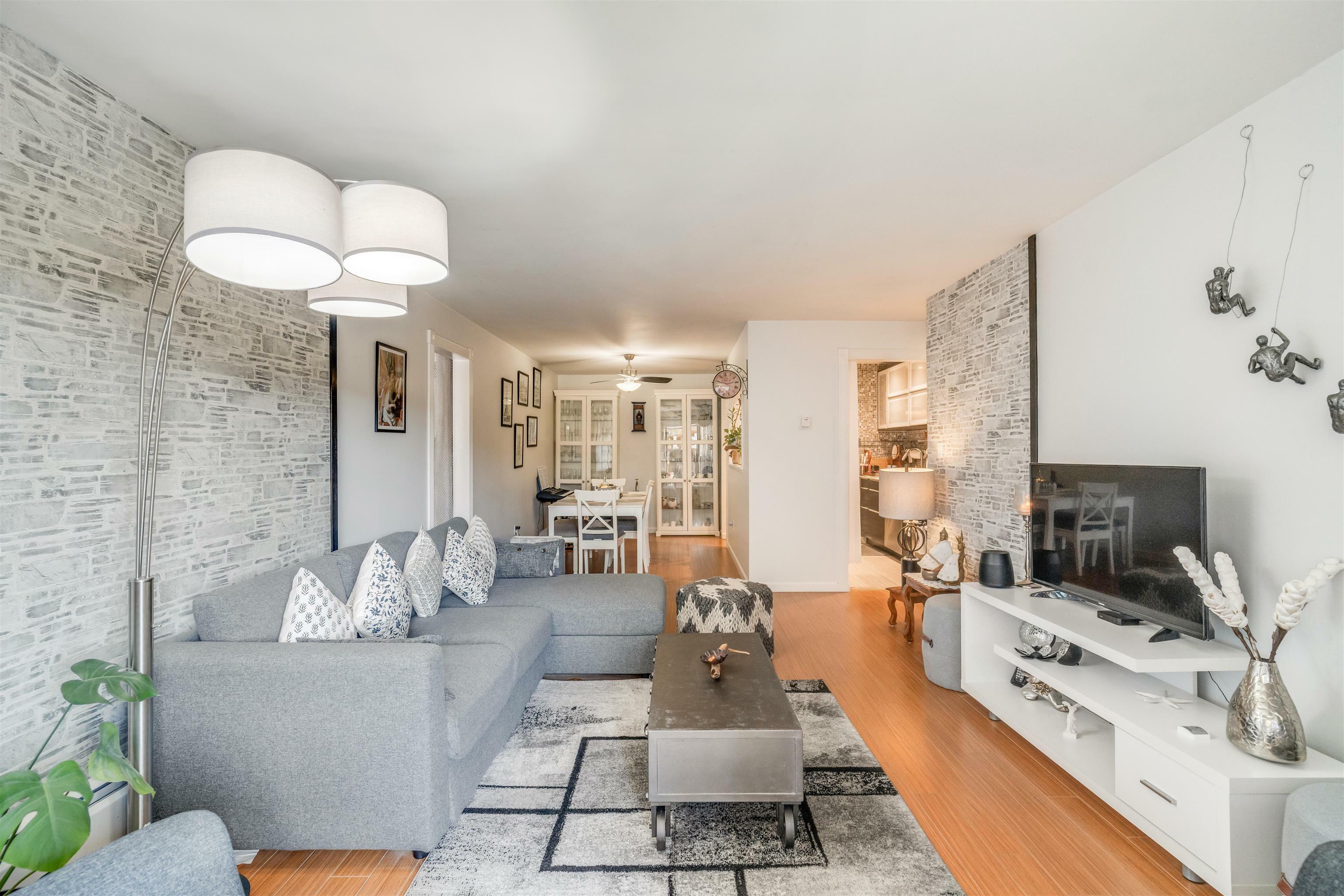 Property Photo: 327 Ninth Street 104 BC V3M 3V8