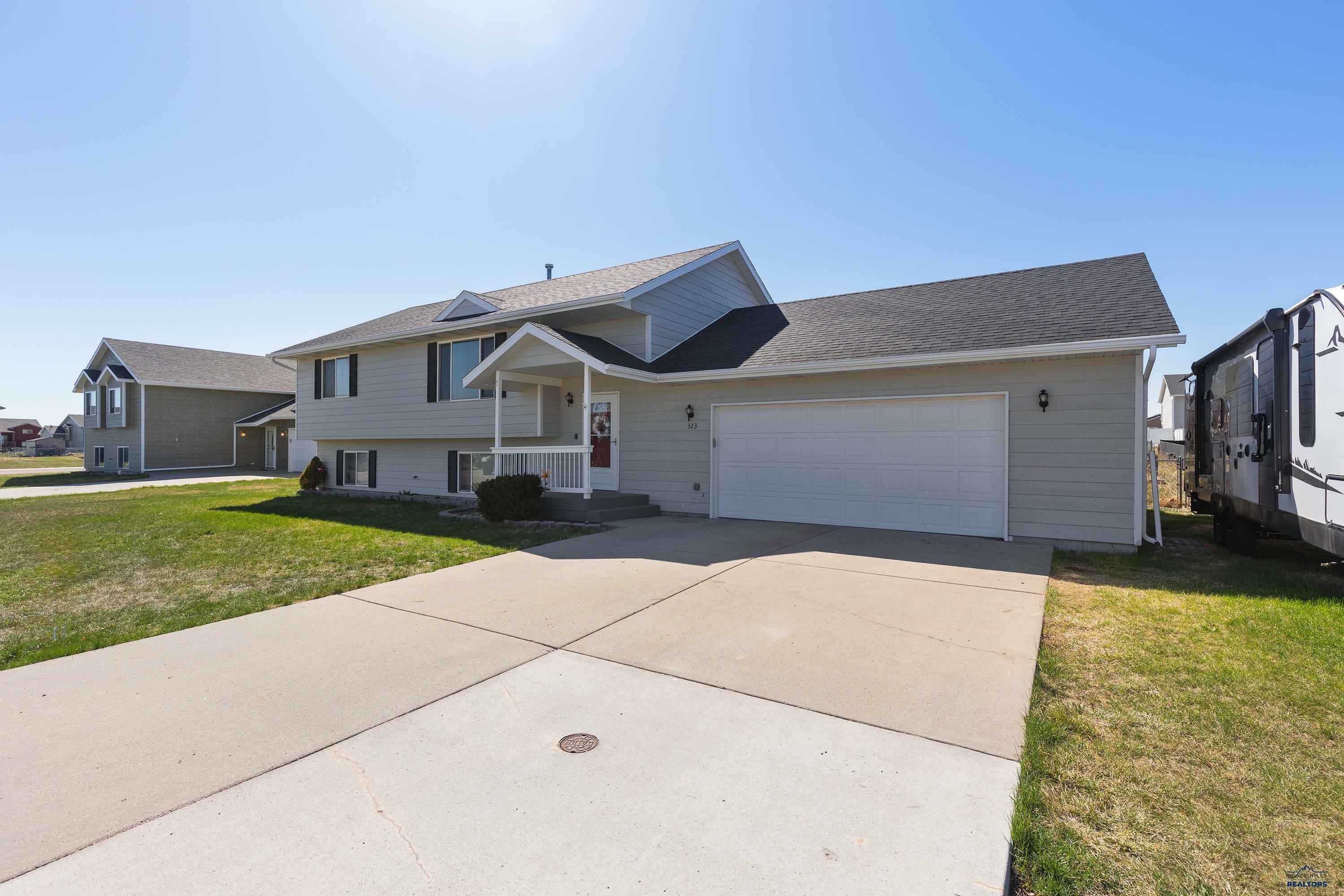 Property Photo: 323 Freiheit Ln SD 57719