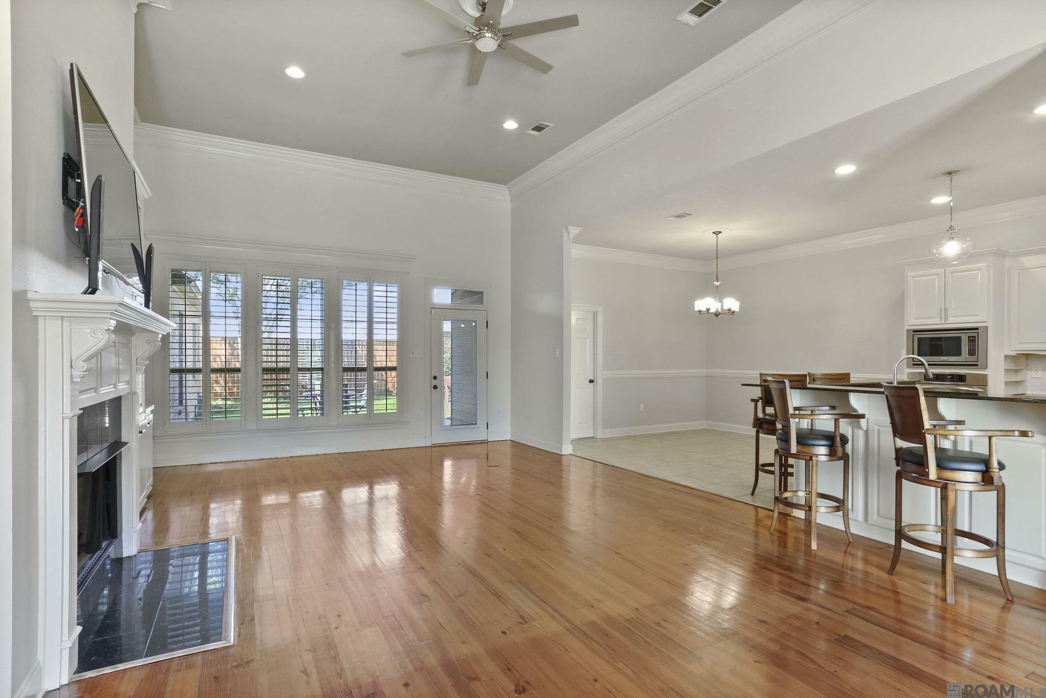 Property Photo: 11015 N Shoreline Ave LA 70809