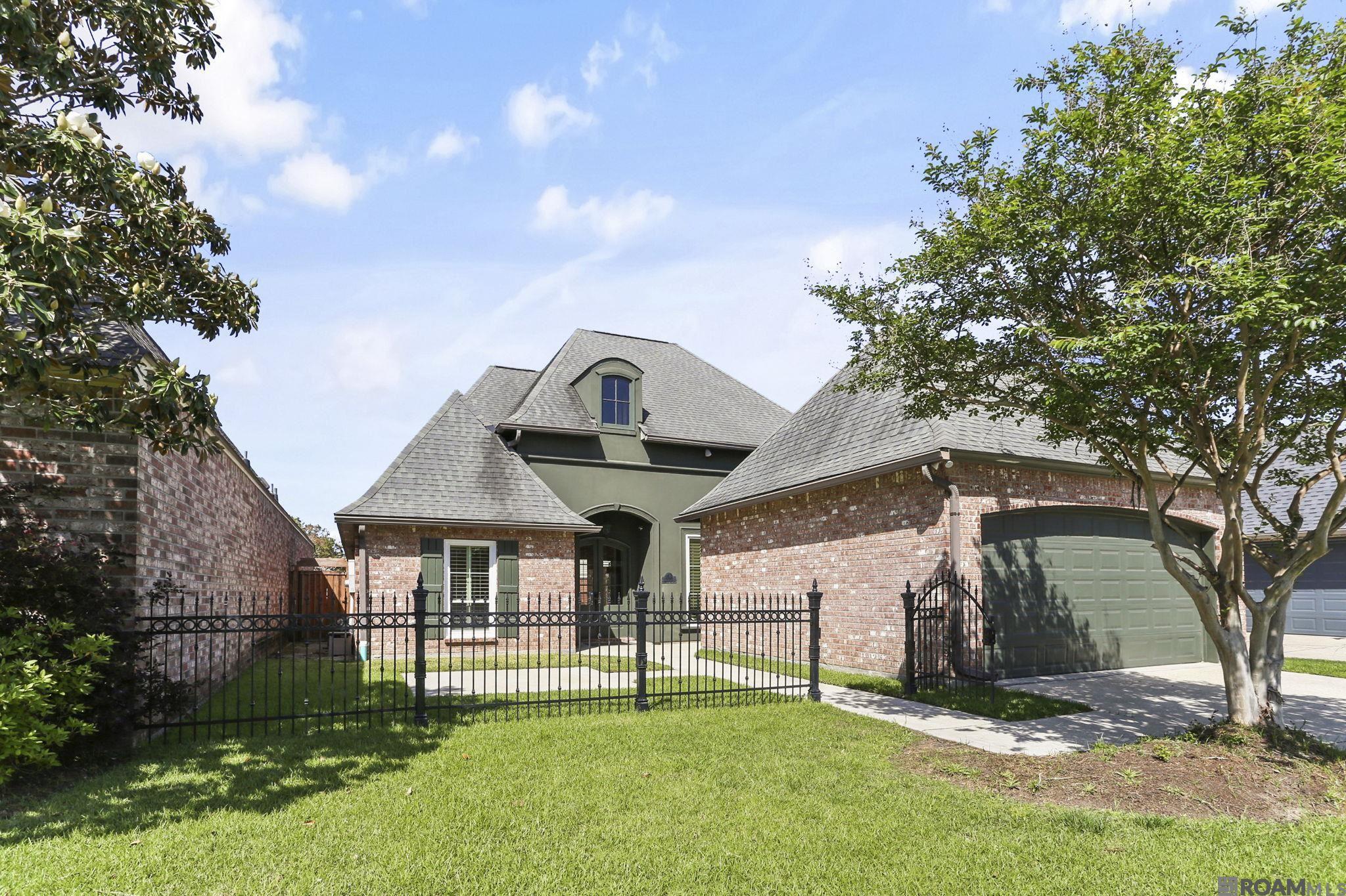 Property Photo:  11015 N Shoreline Ave  LA 70809 