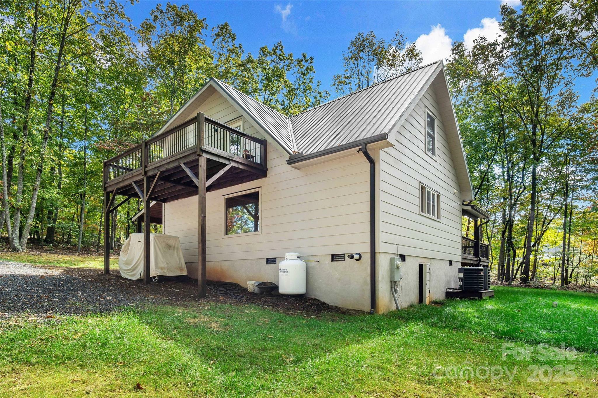 Property Photo: 25 Briar Ridge Lane NC 28761