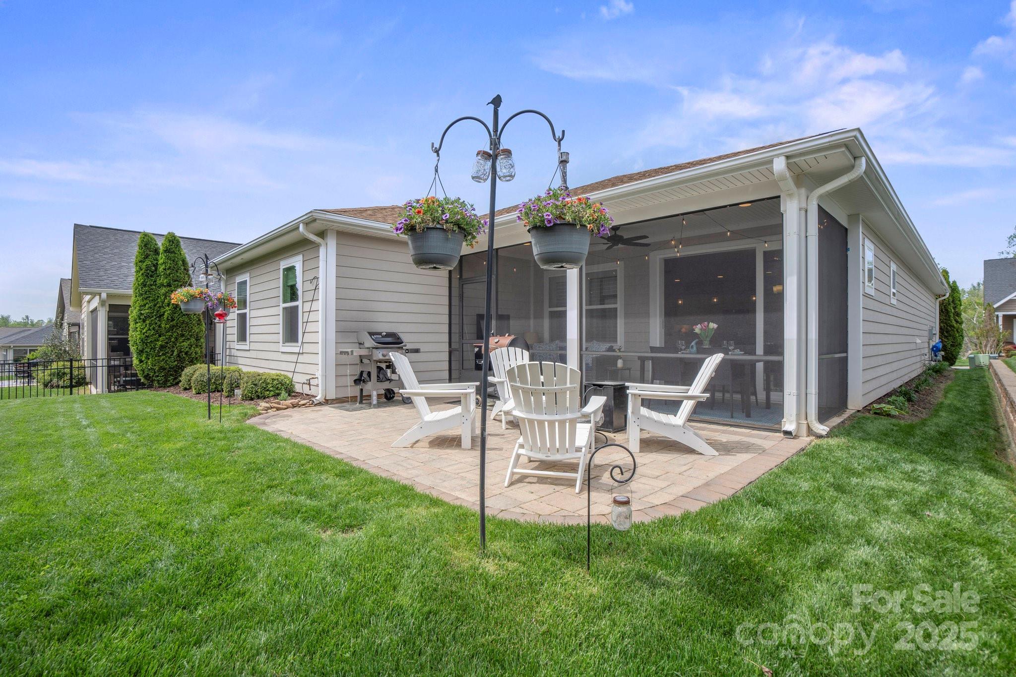 Property Photo: 4831 Looking Glass Trail NC 28037