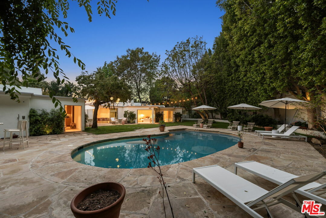 Property Photo: 9451 Hidden Valley Pl CA 90210