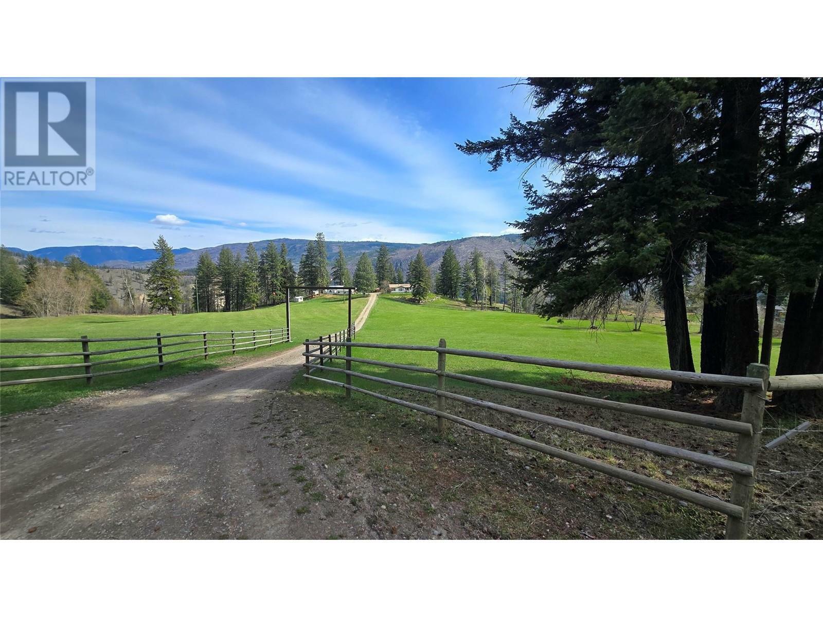 Photo de la propriété: 2300 Westsyde Road North BC V0E 1E0