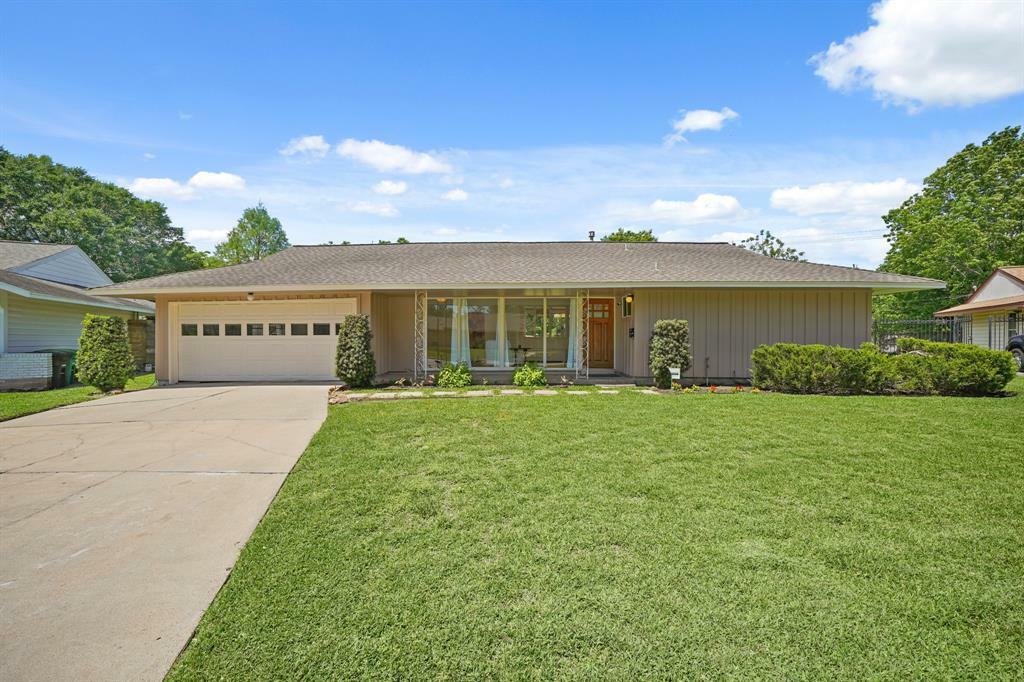 Property Photo: 11002 Waxwing Street TX 77035