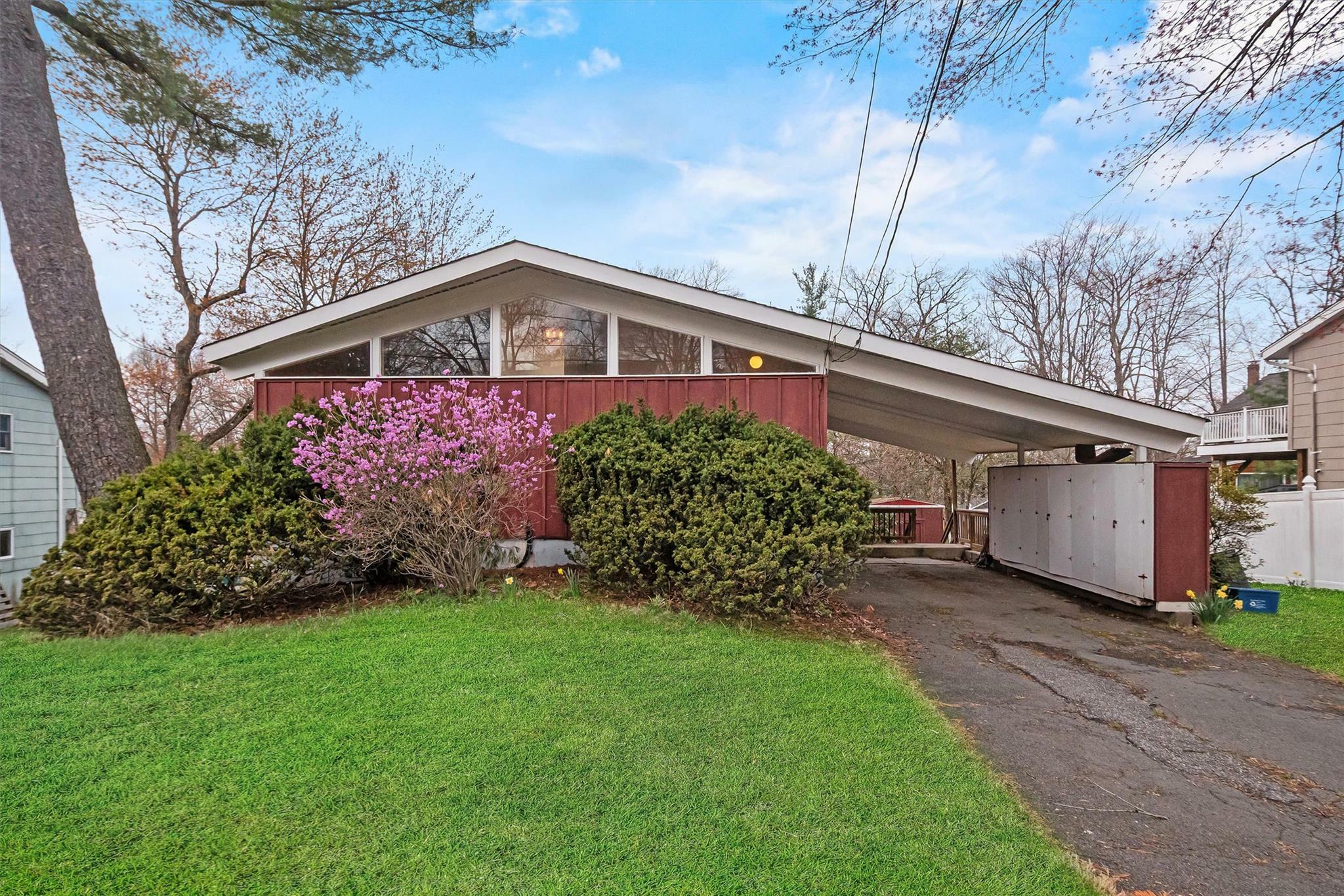 Property Photo: 705 Abbey Lane NY 10989