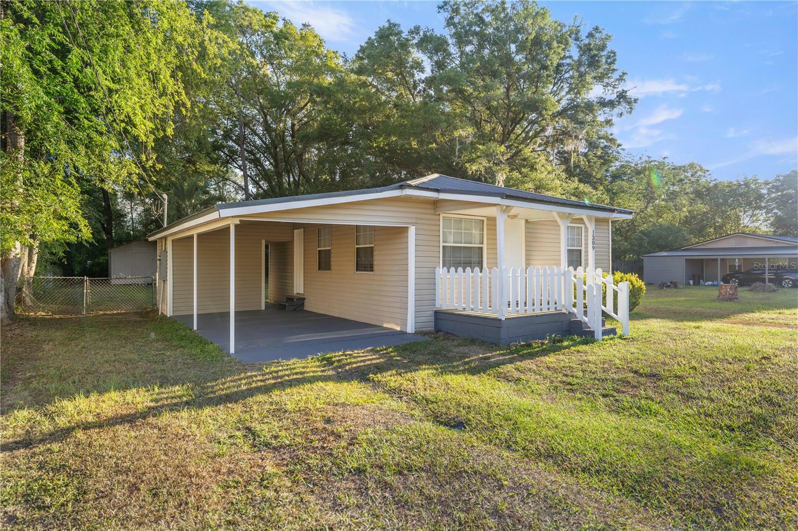 Property Photo: 1309 NE 33rd Street FL 34479