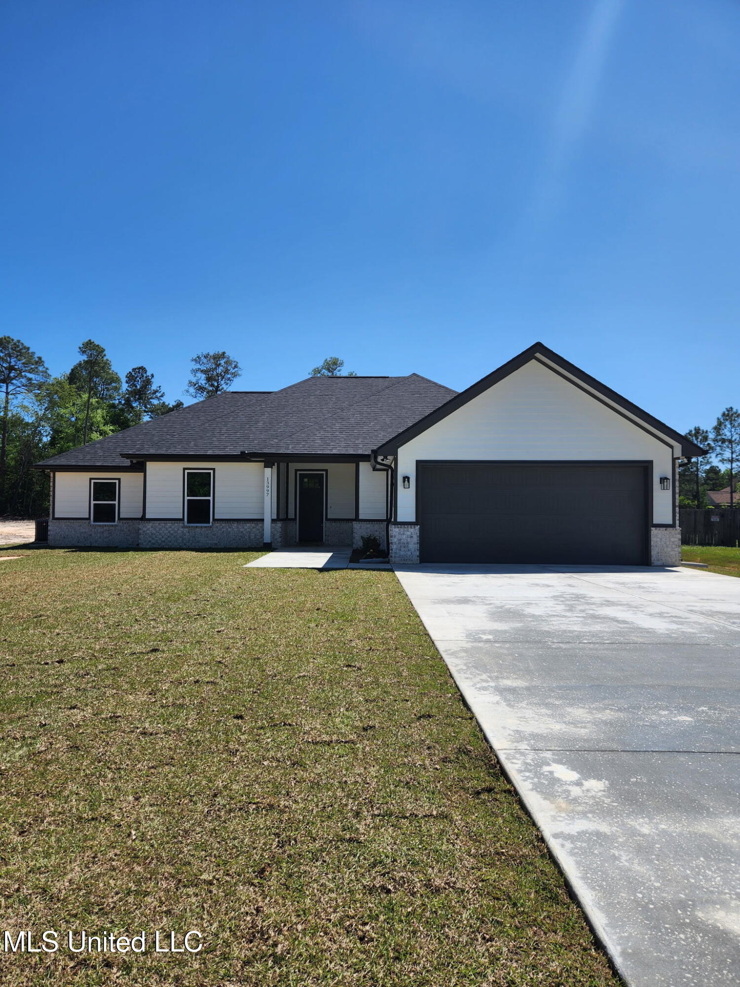 Property Photo: 13997 Glendale Road MS 39565