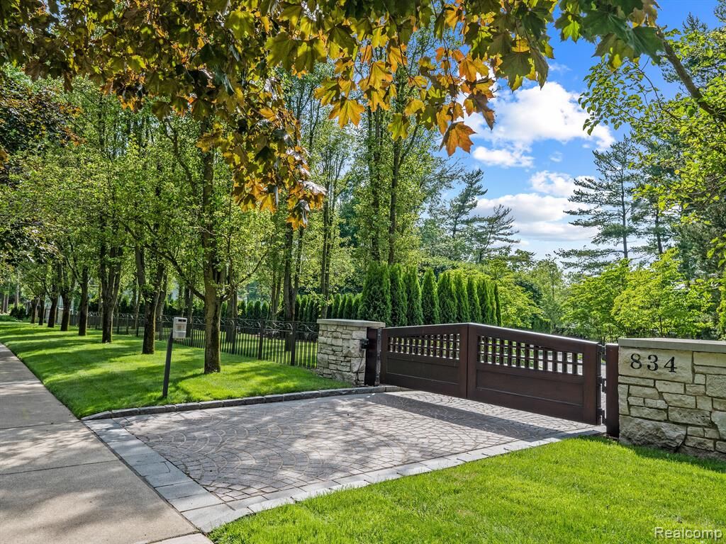 Property Photo: 834 Southfield Road MI 48009 3734