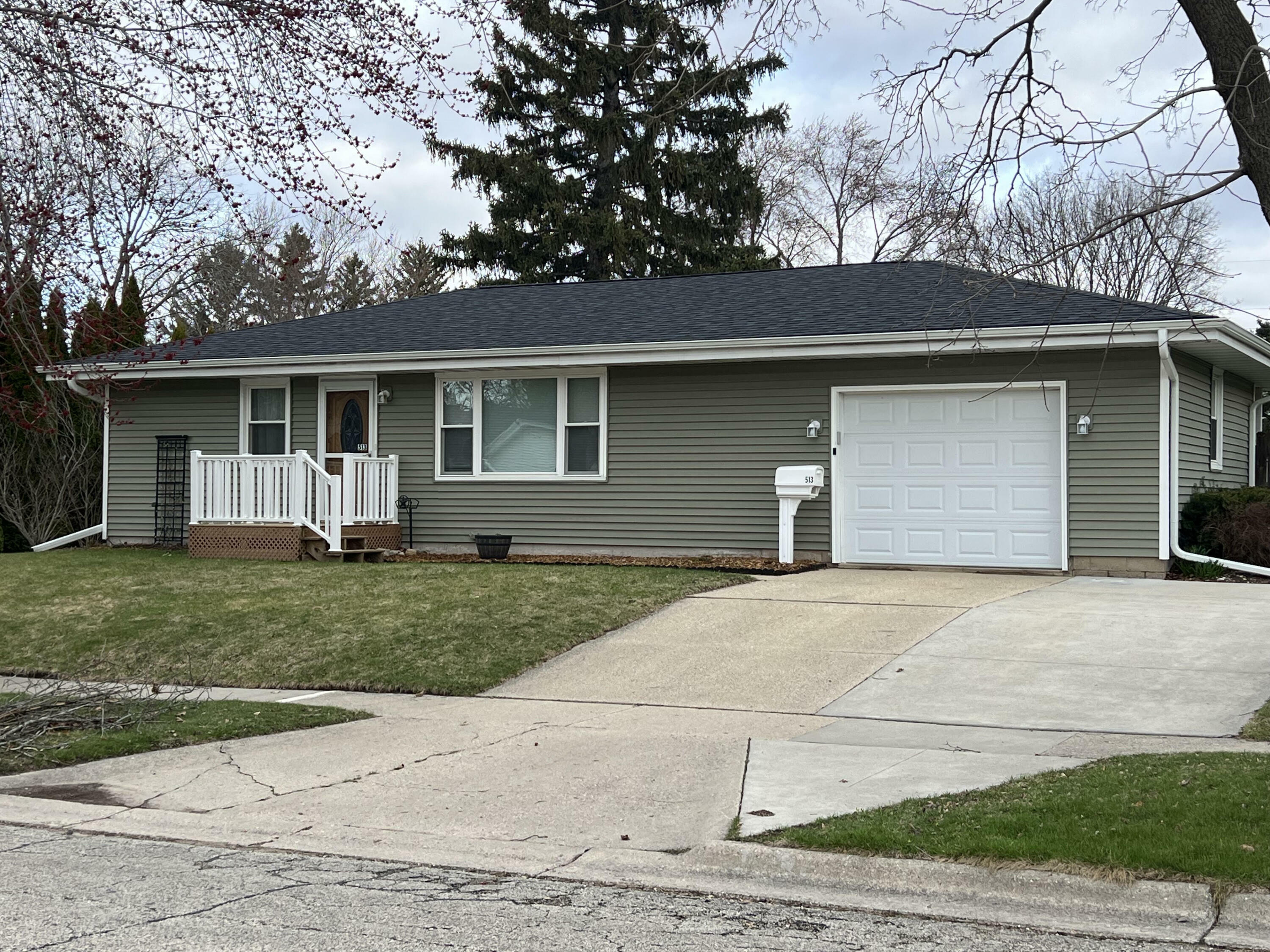 Property Photo: 513 E Ogden St WI 53549