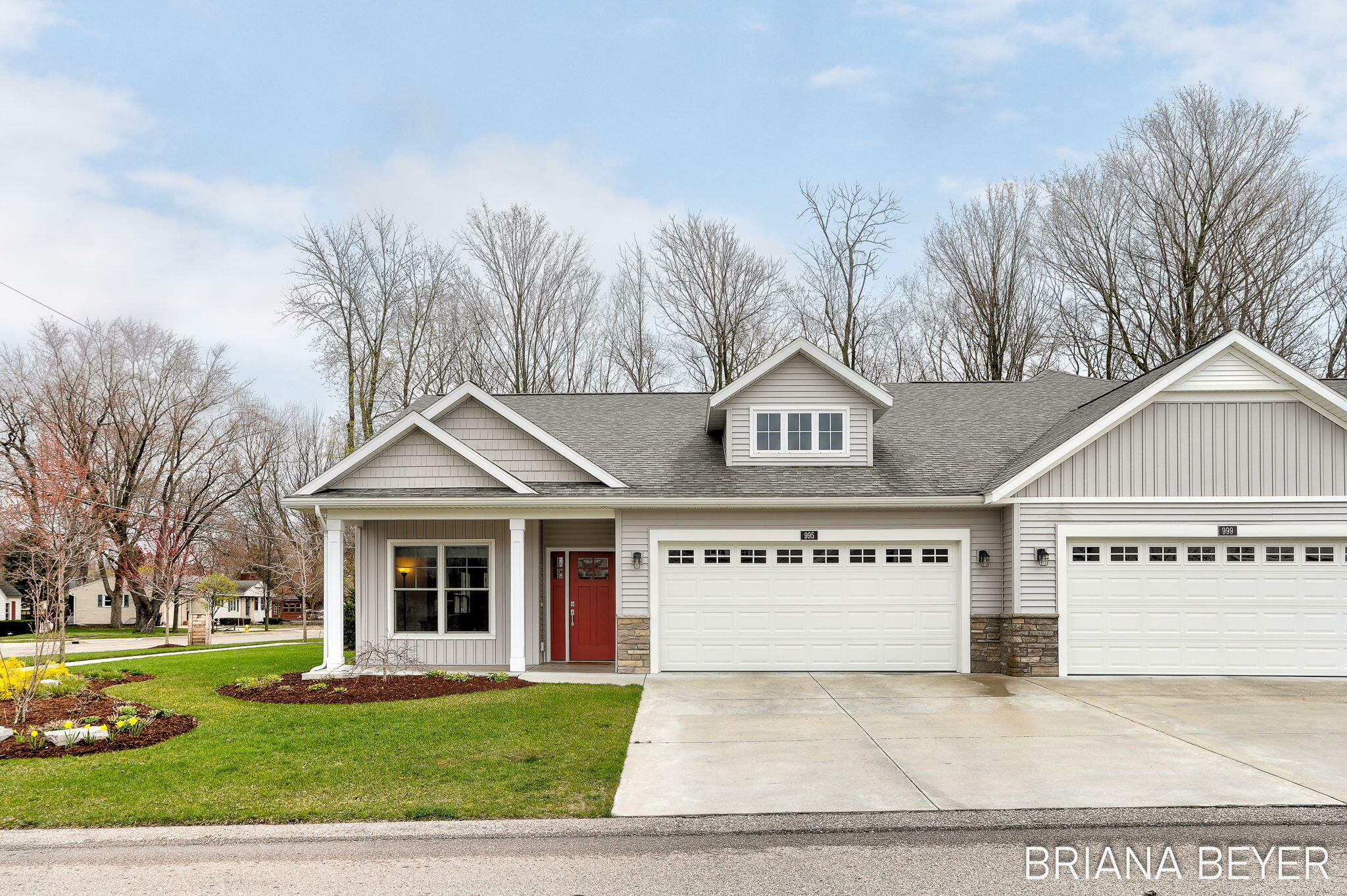 995 Maplewood Court  Holland MI 49423 photo