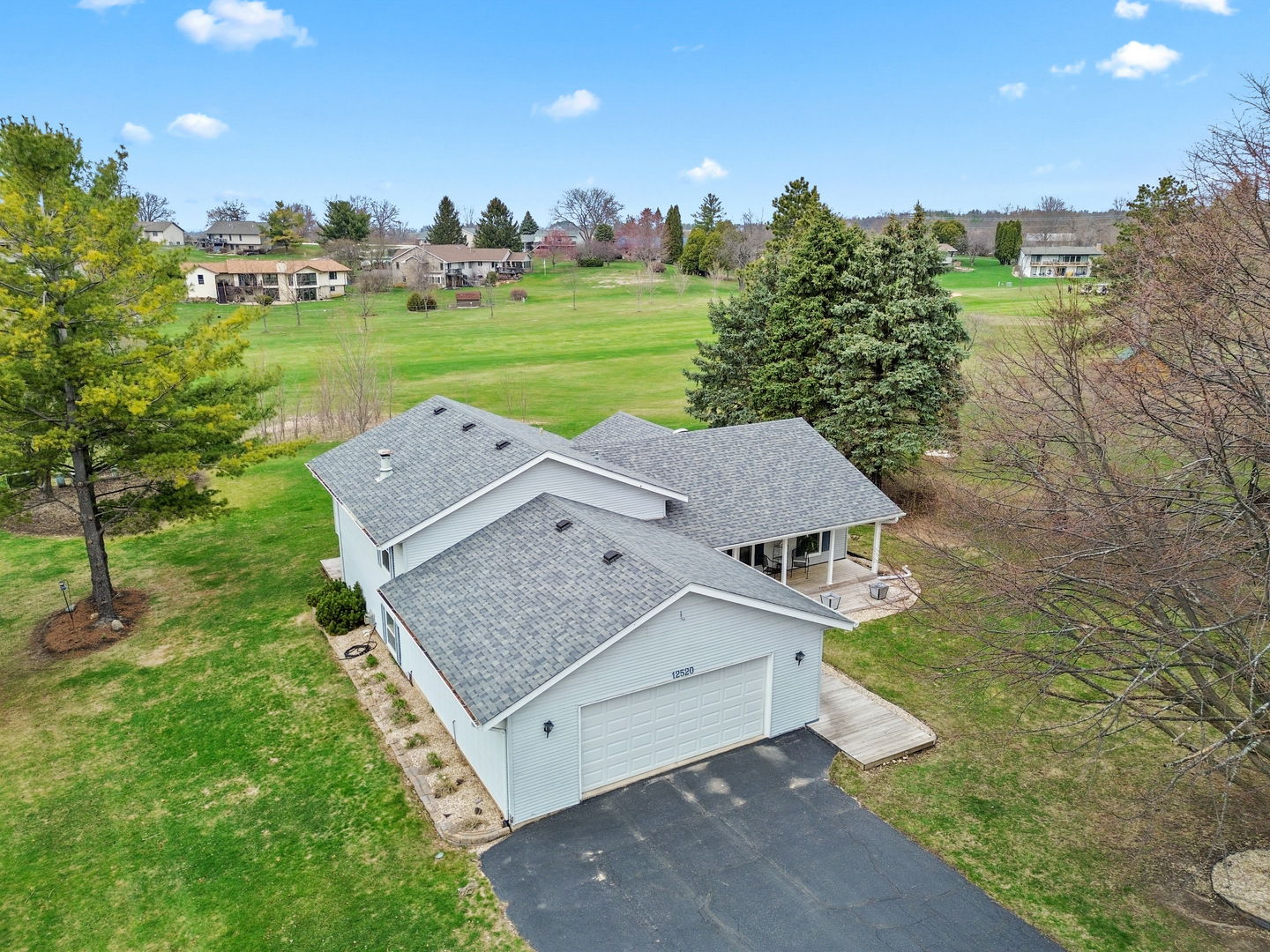 Property Photo: 12520 Greensview Circle IL 61073