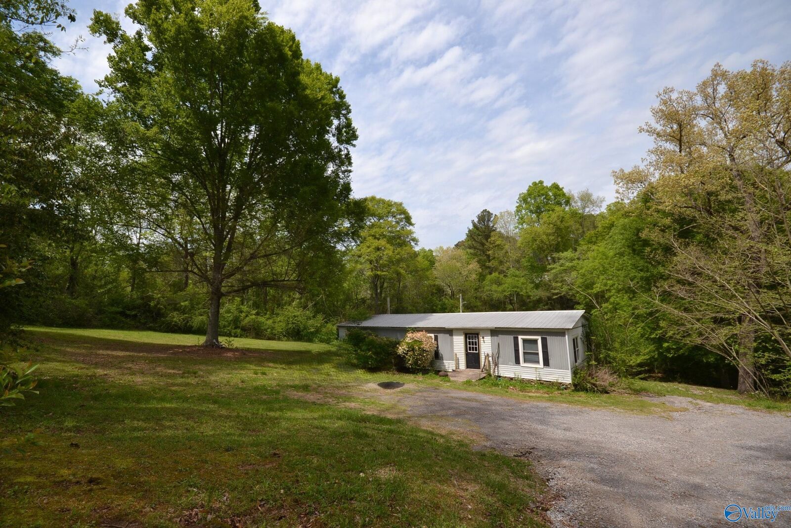 Property Photo:  1509 3rd Avenue NE  AL 35055 